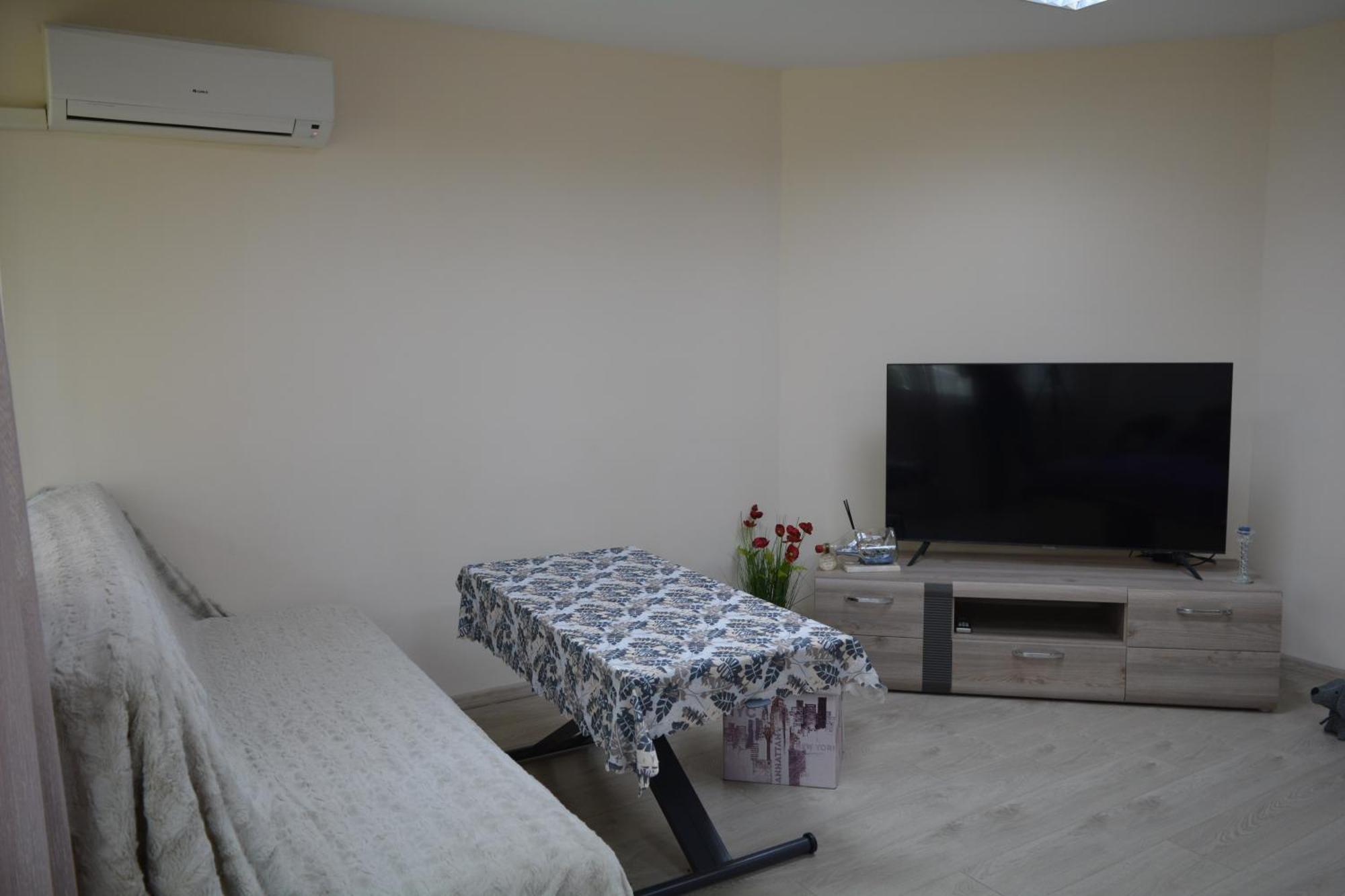 City Center Apartment With A Backyard Burgas Exterior photo