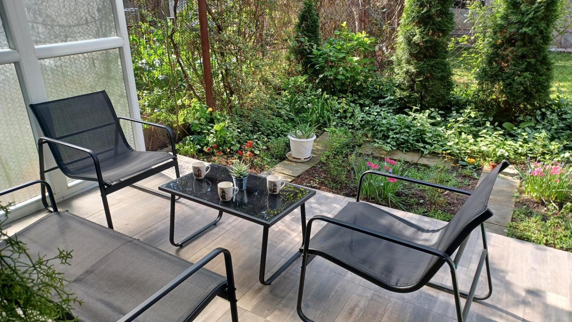 City Center Apartment With A Backyard Burgas Exterior photo