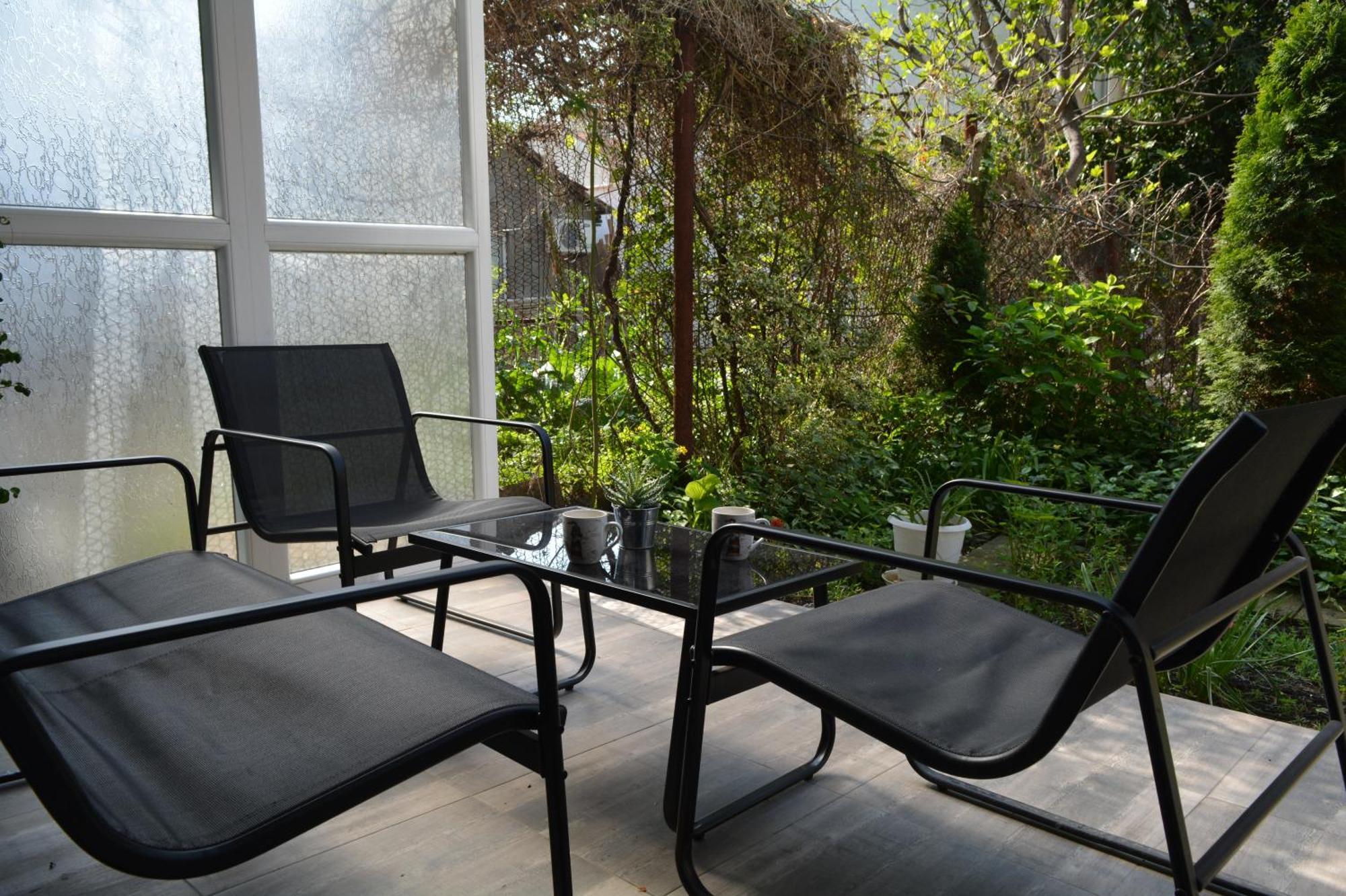 City Center Apartment With A Backyard Burgas Exterior photo